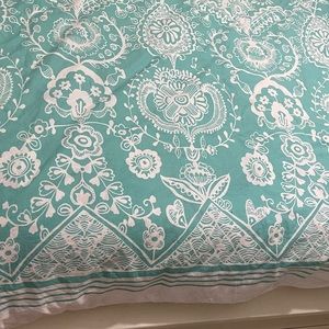 Pottery Barn Dorm Duvet cover with two pillow cases. Used a few times.